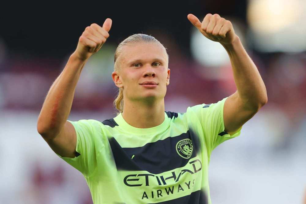 球星任意球精准送助攻