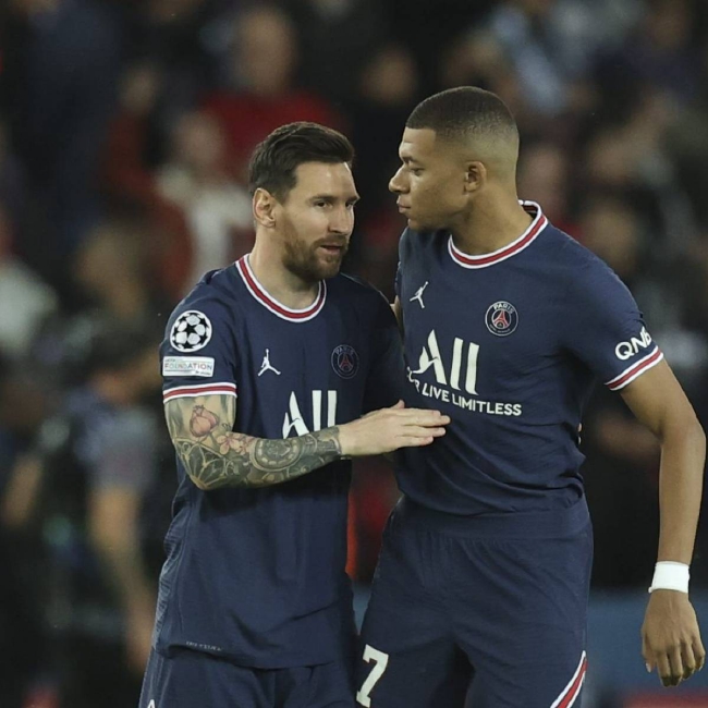 率队夺冠后，梅西蝉联美职联年度MVP