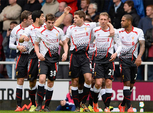 埃基蒂克成为西塞后首位为利物浦单场联赛打入2球的法国球员