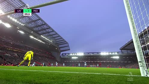 教滑雪也安排上了？还有什么是蔚来驾享小哥不会的吗！